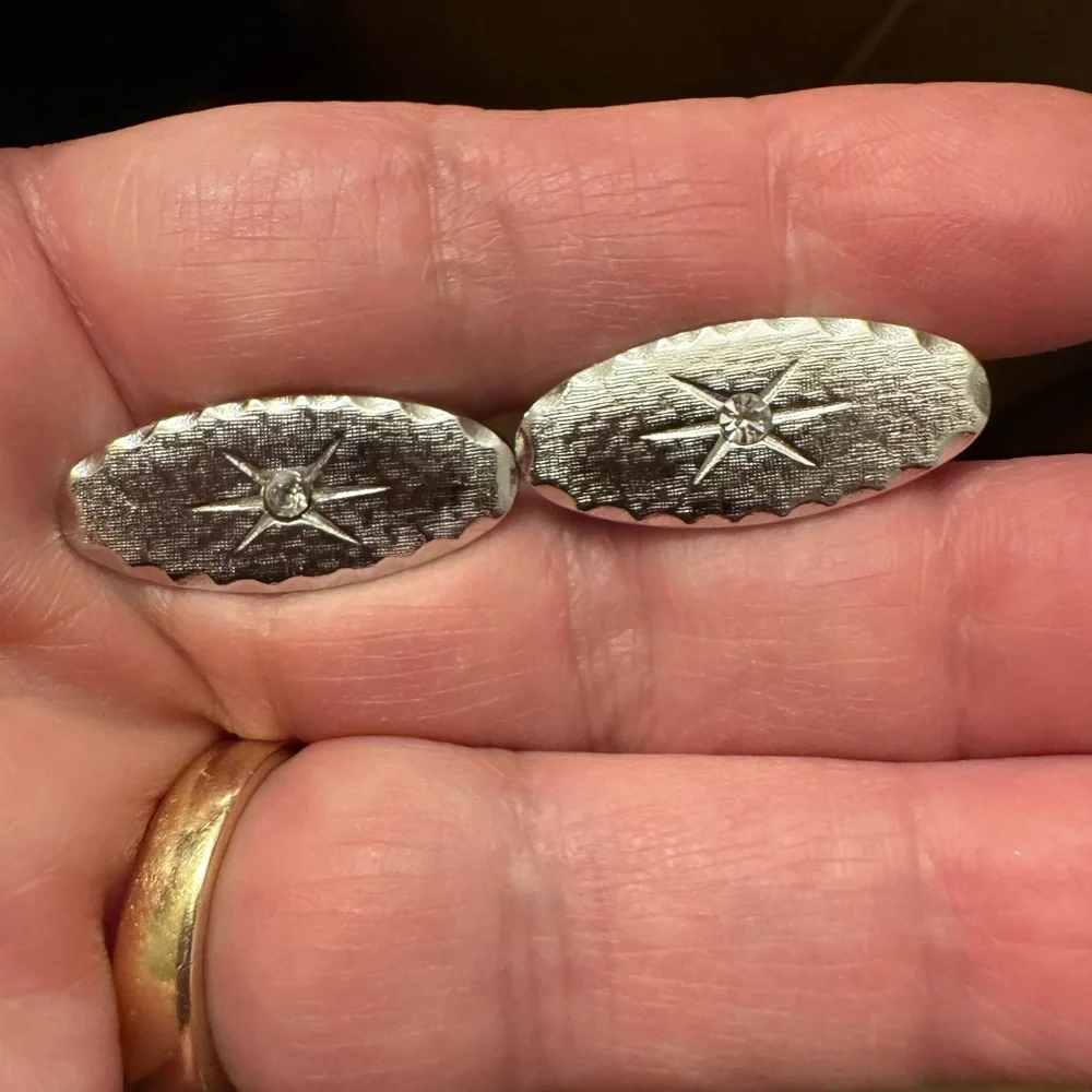 VTG silver tone textured oval cuff links w/ starburst design & matching tie clip